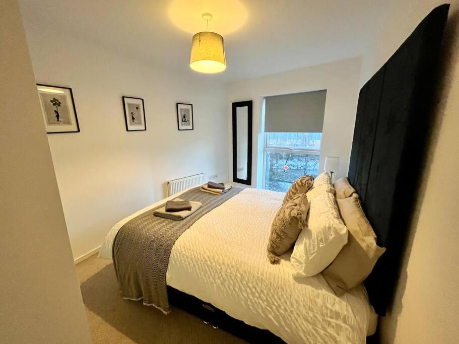 Etihad Fc 2Br Apartment With Water View Mánchester Exterior foto